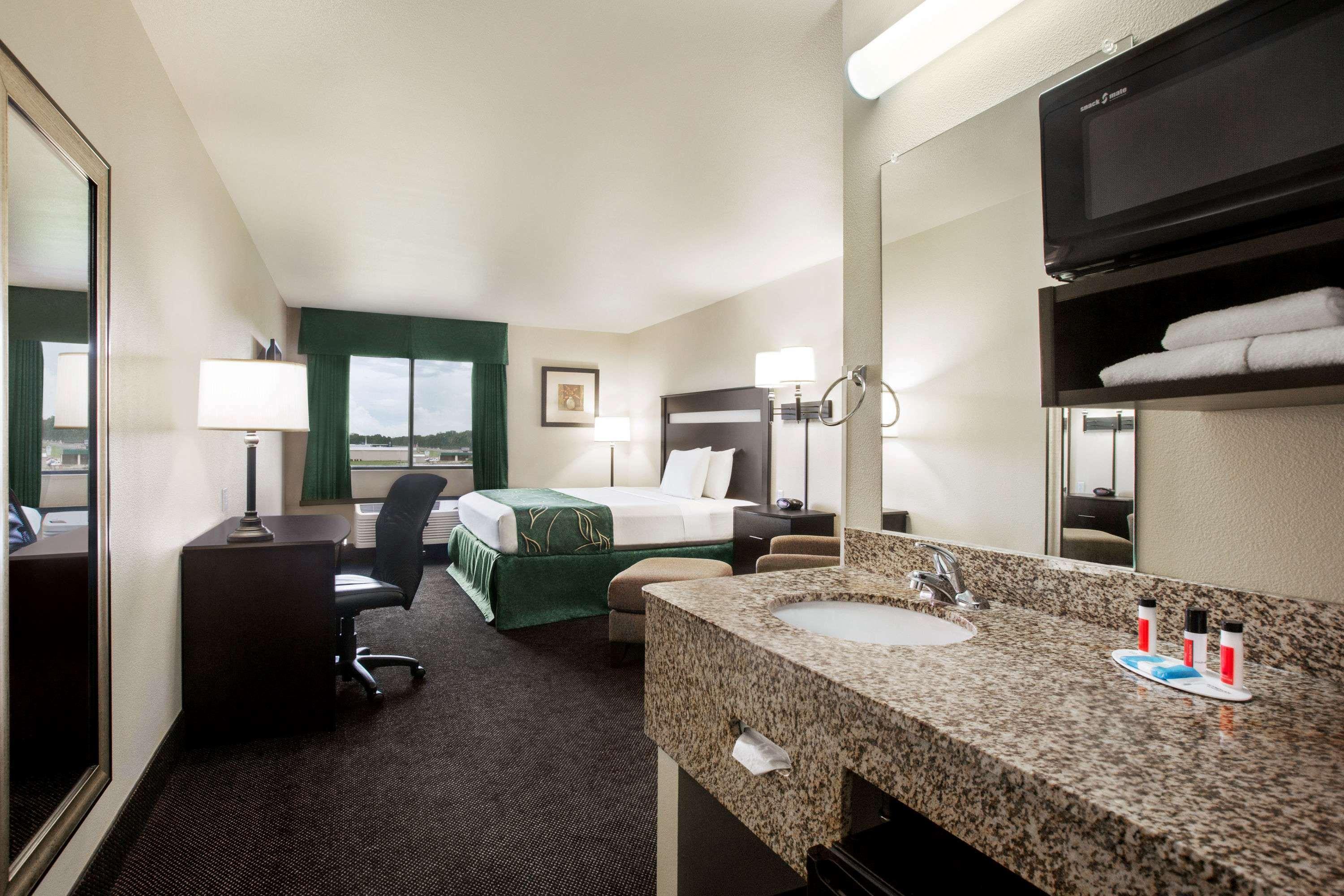 Travelodge By Wyndham Livonia Eksteriør bilde
